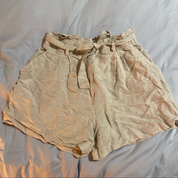 H&M Paperbag Linen blend shorts in beige, Size 10 NWT 💖 - Picture 3 of 9